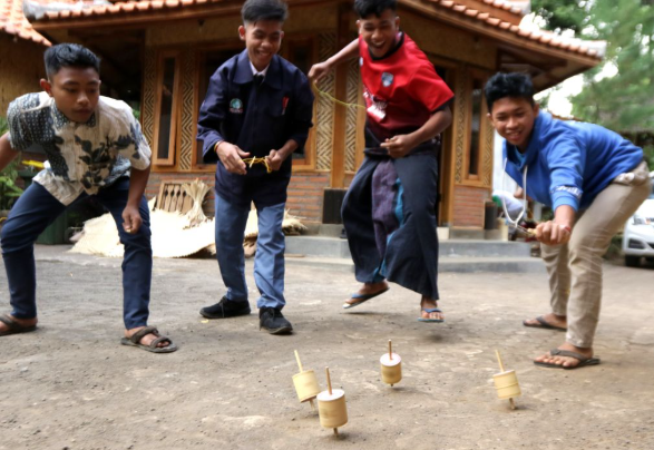 Makna Mendalam Di Balik Permainan Gasing Tradisional